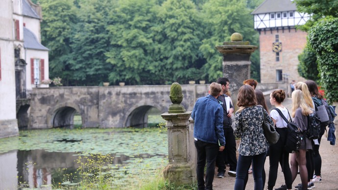 „Gartenspäher“ auf Schloss Bodelschwingh am Projekttag zum Europäischen Kulturerbejahr.