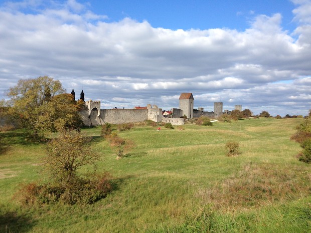 Die Stadtmauer von Visby auf der Insel Gotland