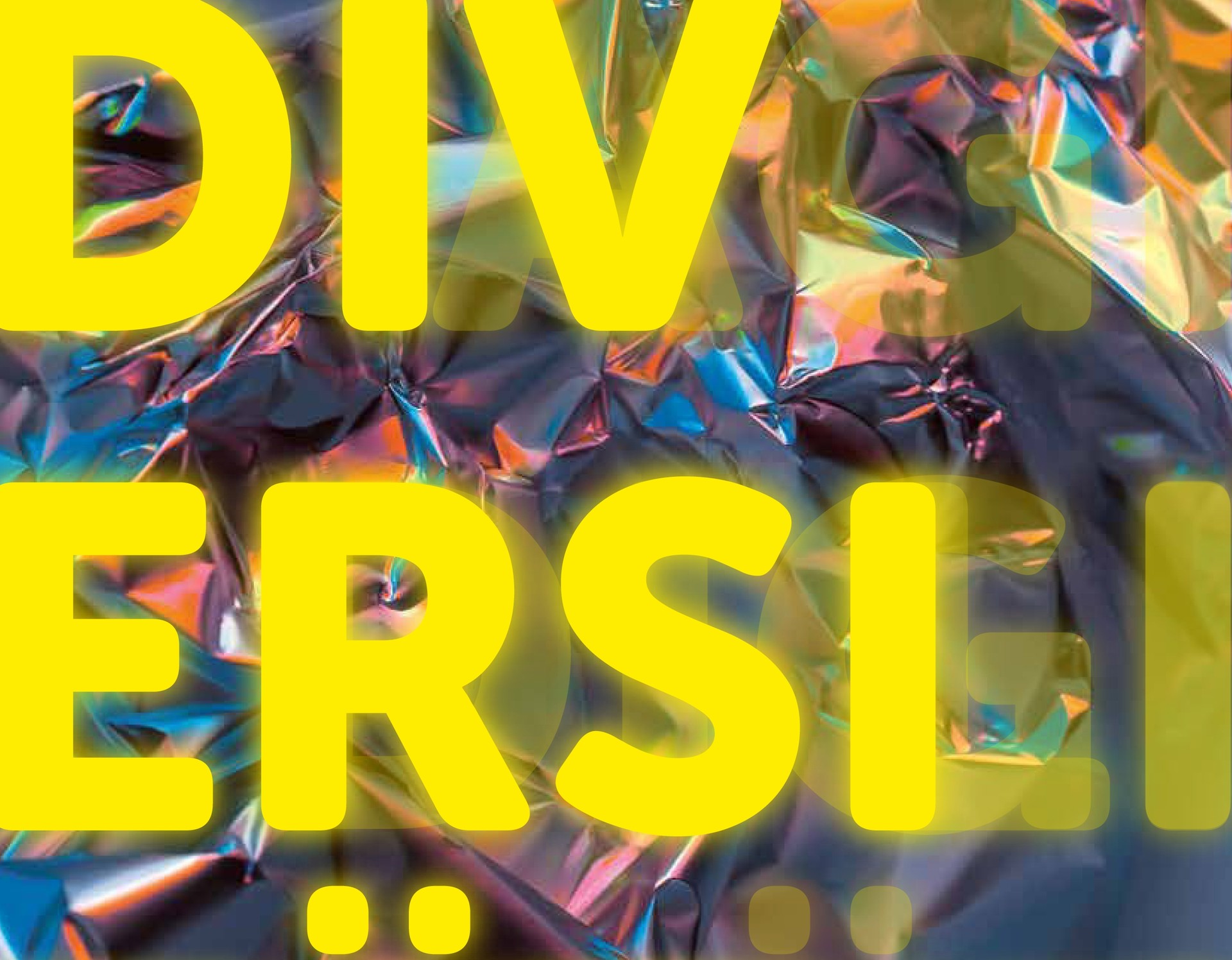 Gelbe Schrift "Diversität" auf buntem Hintergrund